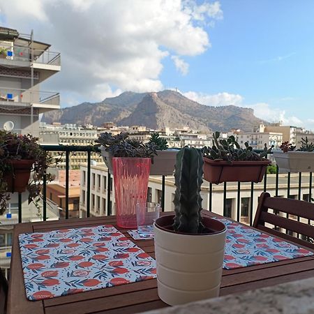 Al Duca Appartamento In Centro Palermo Luaran gambar