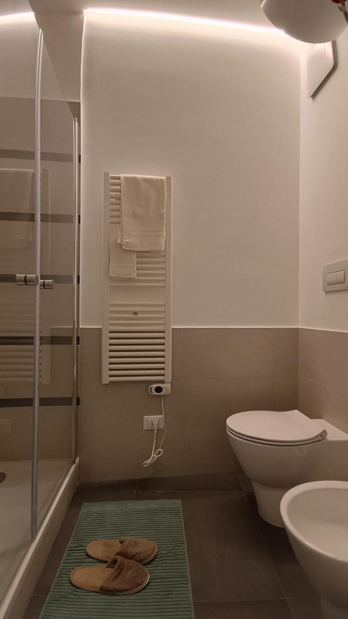 Al Duca Appartamento In Centro Palermo Luaran gambar